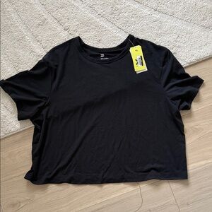 NEW- All in Motion Women's Crewneck Short Sleeve T-Shirt